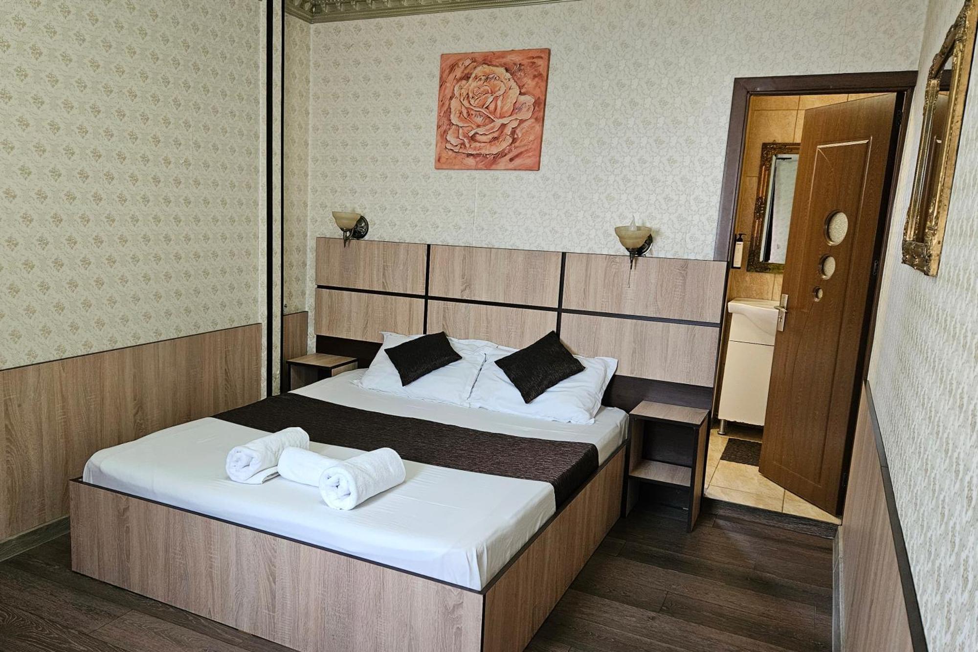 Flamingo Hotel Piteşti Exterior foto